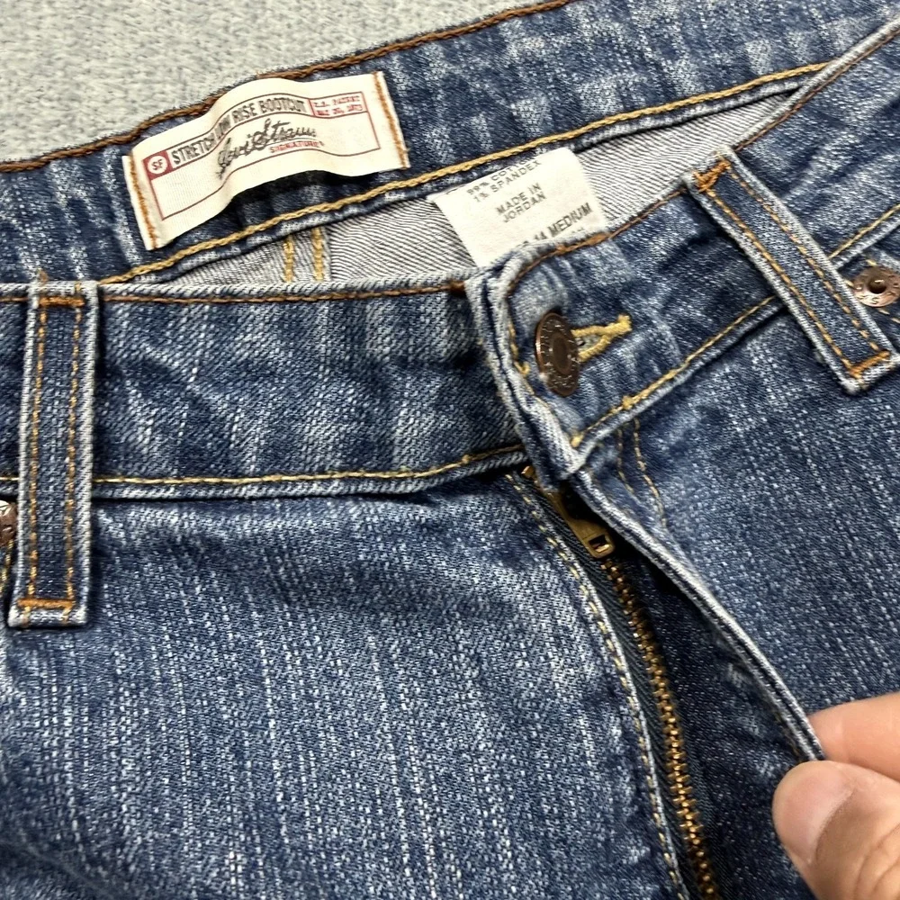 LEVI'S Signature Jeans Womens 14 Medium Blue Low Rise Bootcut Stretch Denim Pant